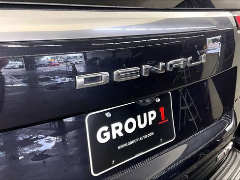 Used 2025 GMC Yukon XL Denali w/ Sun & Power Step Package AWD/4WD image 10