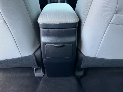 Used 2016 Toyota Corolla LE image 17