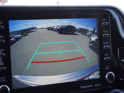 Used 2022 Toyota Highlander XLE image 30