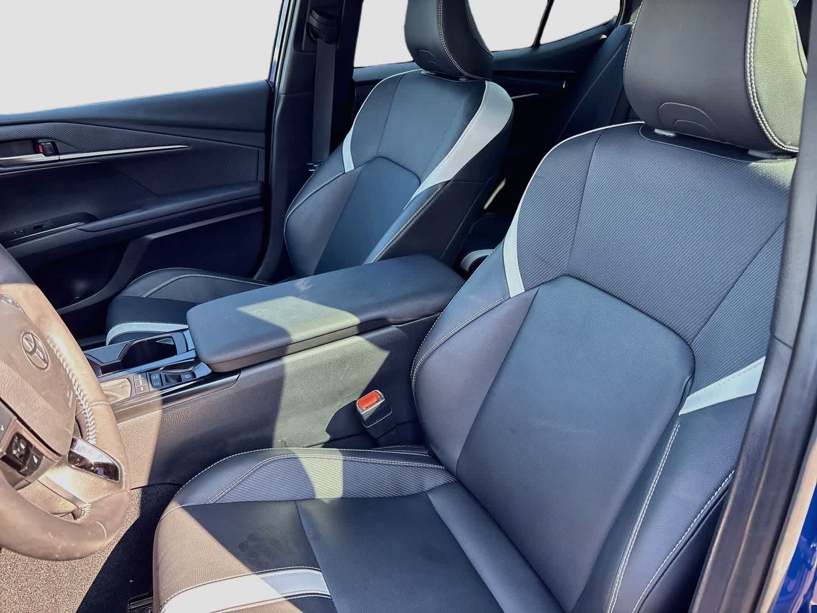 Used 2025 Toyota Camry SE w/ Convenience Package FWD image 22