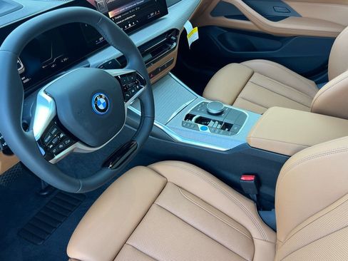 Used 2025 BMW i4 eDrive40 w/ Premium Package image 4