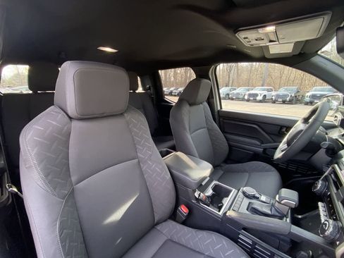 Certified 2025 Toyota Tacoma SR5 image 28