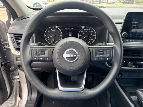 Used 2024 Nissan Rogue SV FWD image 27