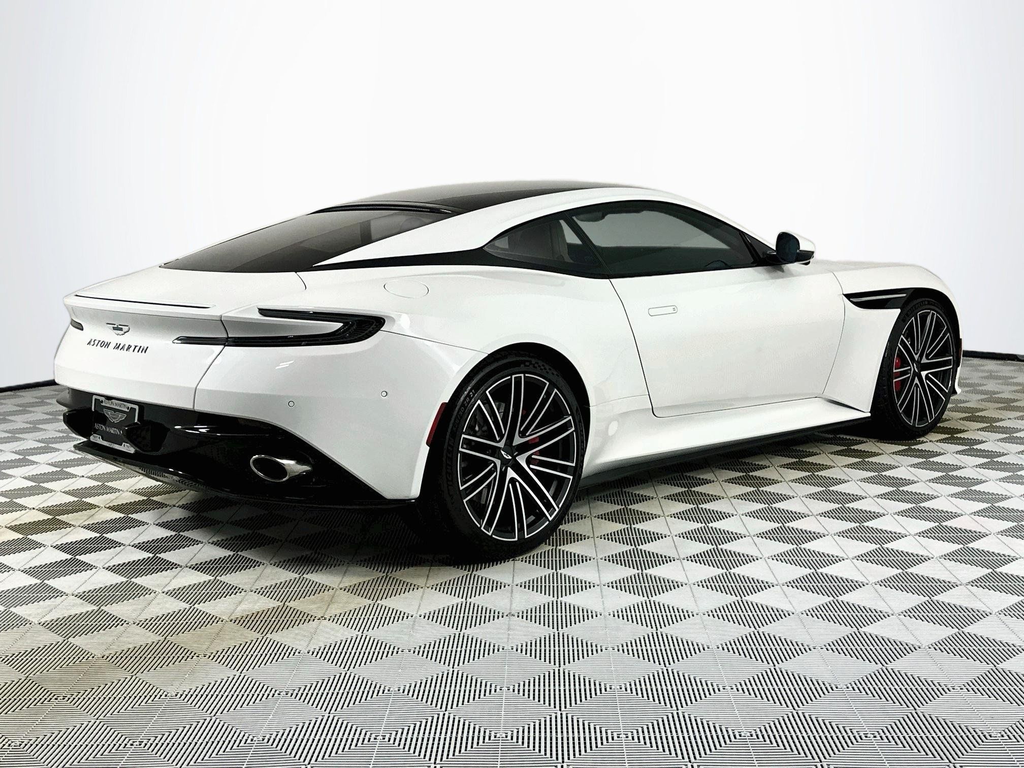 Used 2025 Aston Martin DB12 Coupe RWD image 15