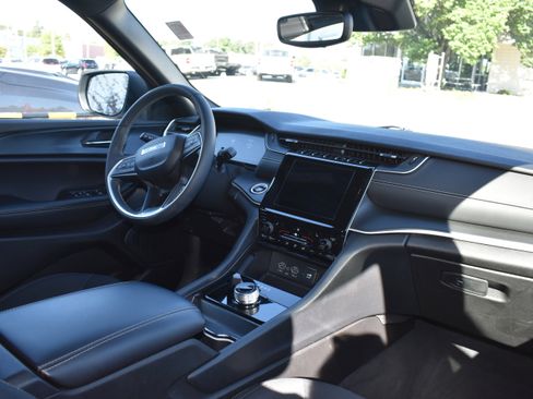 Used 2024 Jeep Grand Cherokee L Laredo w/ Luxury Tech Group I AWD/4WD image 29