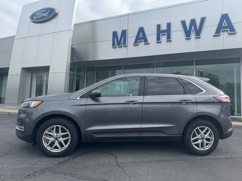Used 2022 Ford Edge SEL w/ Convenience Package image 4