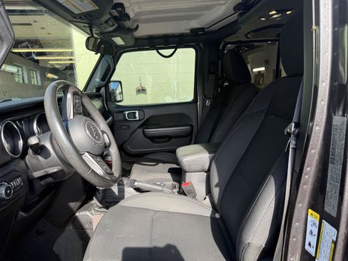 Used 2019 Jeep Wrangler Unlimited Sport S AWD/4WD image 10