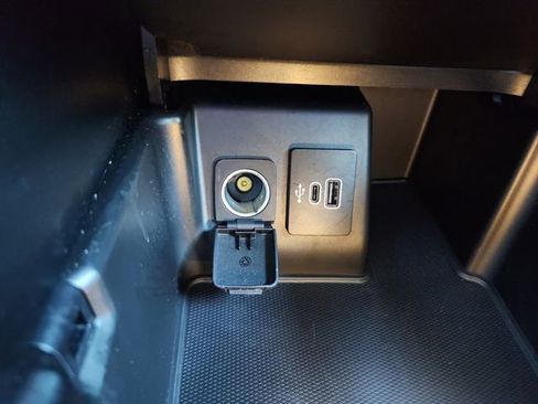 Used 2025 Ford Explorer Active image 23