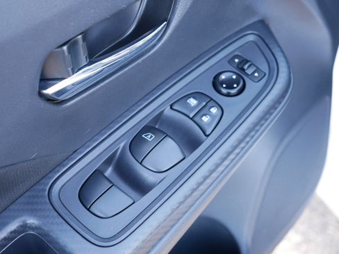 Certified 2022 Nissan Versa SV image 19