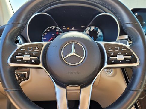 Used 2022 Mercedes-Benz GLC 300 image 18