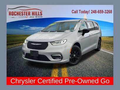 Certified 2024 Chrysler Pacifica Touring-L