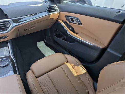 Used 2022 BMW 330i Sedan w/ Premium Package RWD image 19