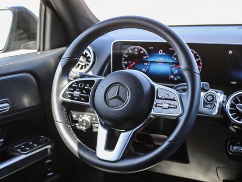 Used 2021 Mercedes-Benz GLB 250 image 15