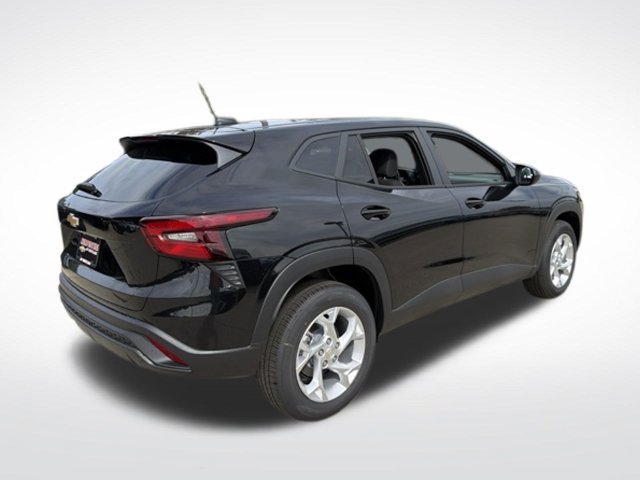 New 2026 Chevrolet Trax LS w/ LS Convenience Package FWD image 26