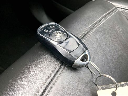 Used 2018 Buick Encore Essence image 14