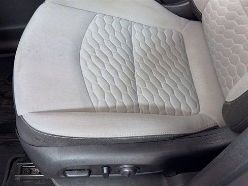 Used 2019 Chevrolet Equinox LS w/ LS Convenience Package image 21