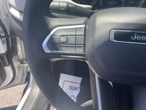 Used 2025 Jeep Compass Limited AWD/4WD image 11
