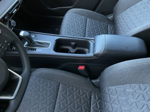 Used 2025 Nissan Kicks SV image 33