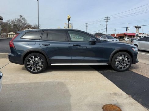 New 2026 Volvo V60 B5 Cross Country Ultra w/ Climate Package image 2