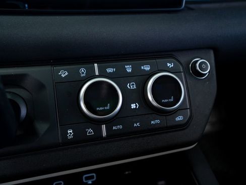 Used 2022 Land Rover Defender 90 S image 44