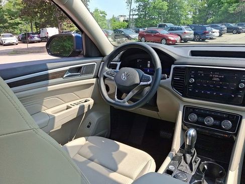 Used 2022 Volkswagen Atlas SE w/ Panoramic Sunroof Package AWD/4WD image 14