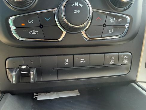 Used 2016 RAM 1500 Big Horn image 28