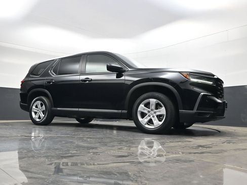 Used 2023 Honda Pilot LX image 27