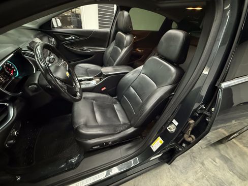 Used 2017 Chevrolet Malibu Premier w/ Premier Sun and Wheel Package FWD image 12