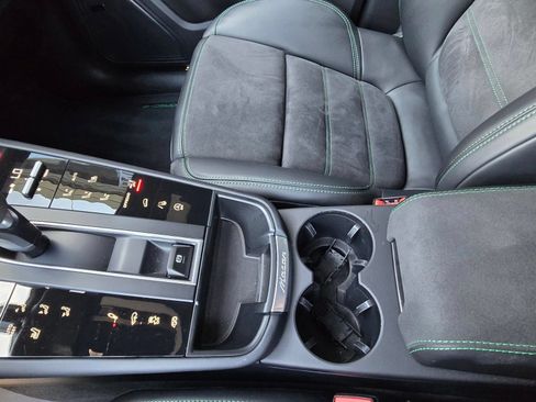 Certified 2026 Porsche Macan GTS AWD/4WD image 24