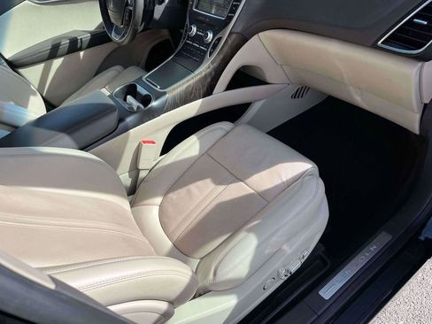 Used 2019 Lincoln Nautilus Reserve FWD image 11