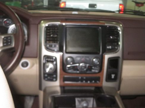 Used 2014 RAM 1500 Laramie w/ Convenience Group image 40