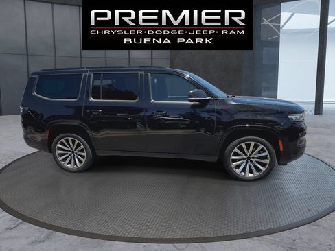 Used 2022 Jeep Grand Wagoneer Series II w/ Convenience Group III AWD/4WD image 9