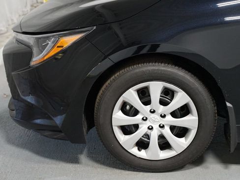 Used 2026 Toyota Corolla LE FWD image 5