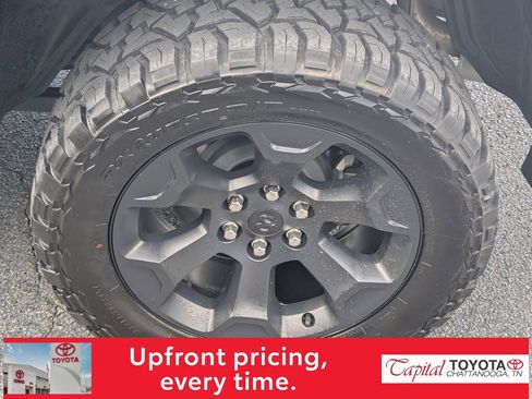 Used 2025 RAM 1500 Big Horn AWD/4WD image 9
