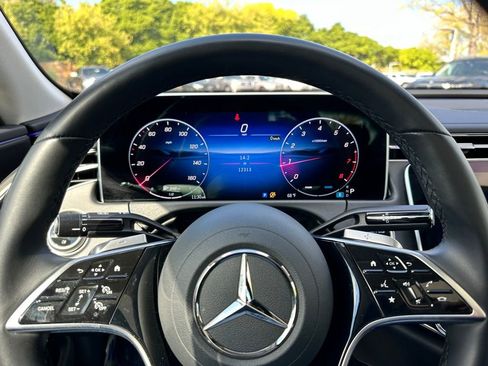 Used 2025 Mercedes-Benz E 350 4MATIC Sedan image 23