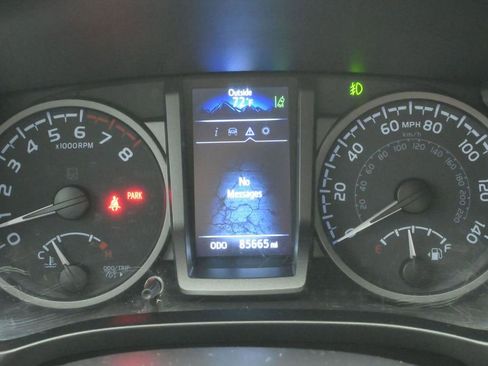Used 2023 Toyota Tacoma TRD Off-Road w/ Technology Package AWD/4WD image 32