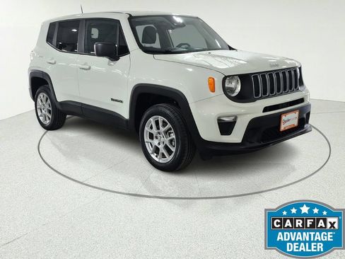Used 2023 Jeep Renegade Latitude AWD/4WD image 10