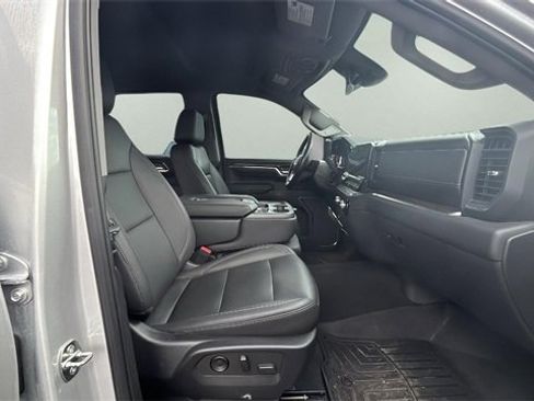 Used 2022 GMC Sierra 1500 SLT w/ X31 Off-Road Package image 12