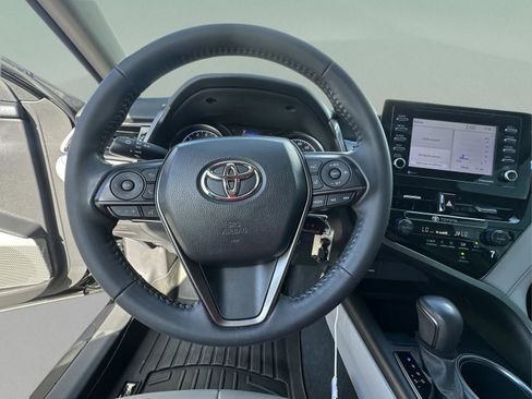 Used 2023 Toyota Camry SE image 10