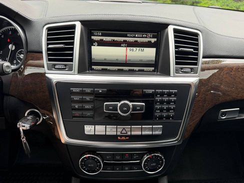Used 2014 Mercedes-Benz GL 450 4MATIC image 18