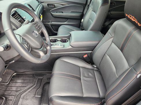 Certified 2025 Honda Ridgeline TrailSport+ image 13