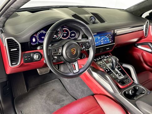 Used 2023 Porsche Cayenne Turbo S AWD/4WD image 7