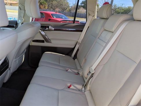 Used 2018 Lexus GX 460 Premium w/ Premium Package image 14