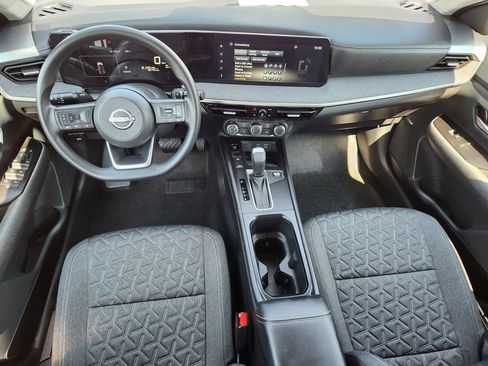Used 2025 Nissan Kicks SV AWD/4WD image 23