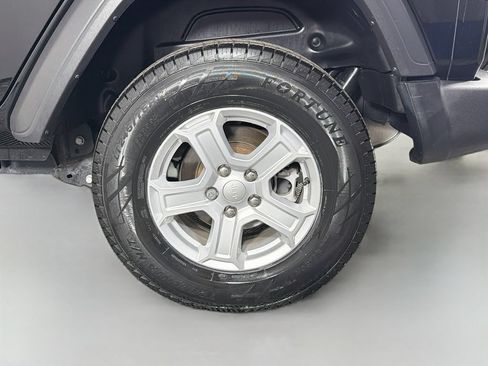 Used 2021 Jeep Wrangler Unlimited Sport AWD/4WD image 29