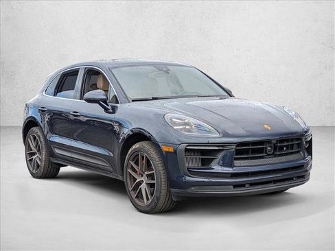 Used 2023 Porsche Macan S AWD/4WD image 4