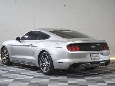 Used 2017 Ford Mustang Premium image 3