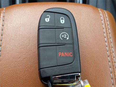 Certified 2024 Jeep Compass Limited image 30