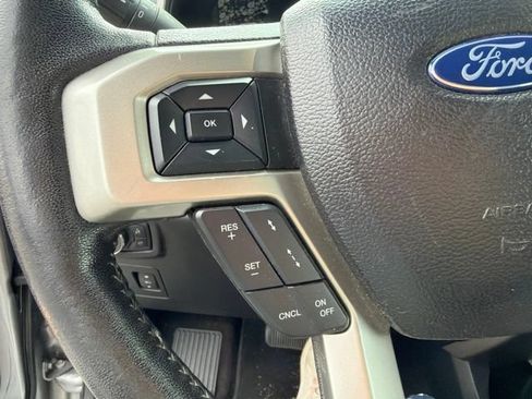 Used 2020 Ford F150 Lariat w/ Equipment Group 502A Luxury AWD/4WD image 17