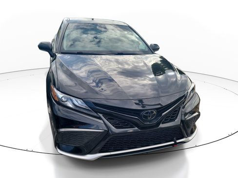 Used 2022 Toyota Camry XSE FWD image 2